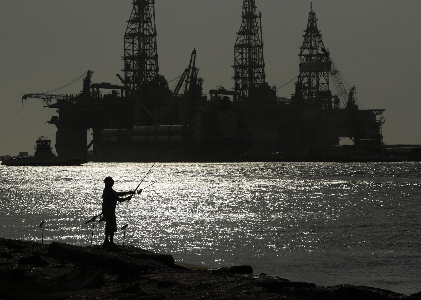 Biden imposes obstacles to offshore