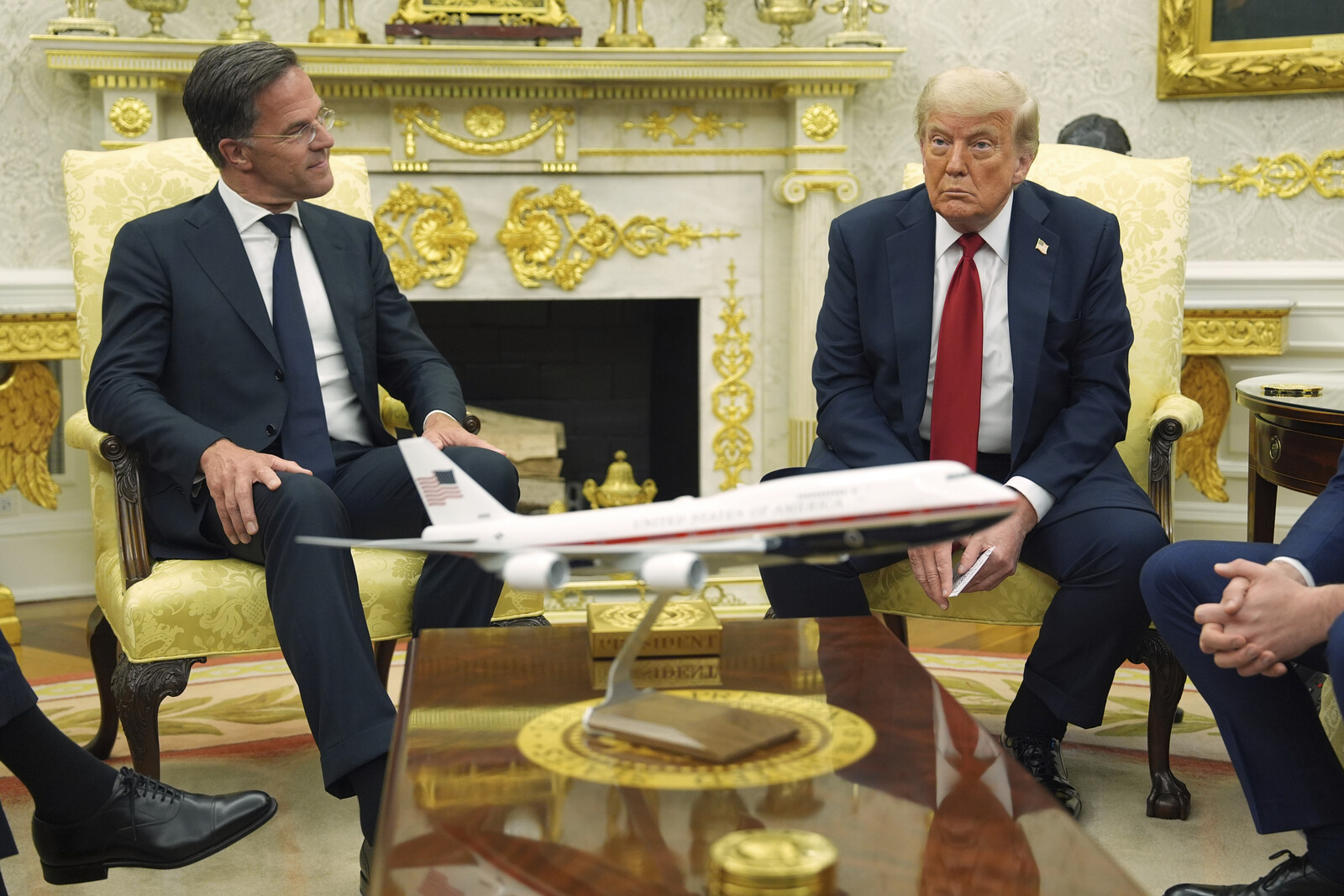 Trump Warns Russia of 100 Percent Tariffs Over Ukraine Conflict