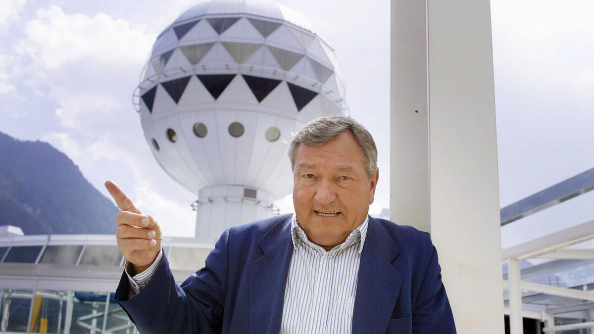 UFO author Erich von Däniken dies at 90