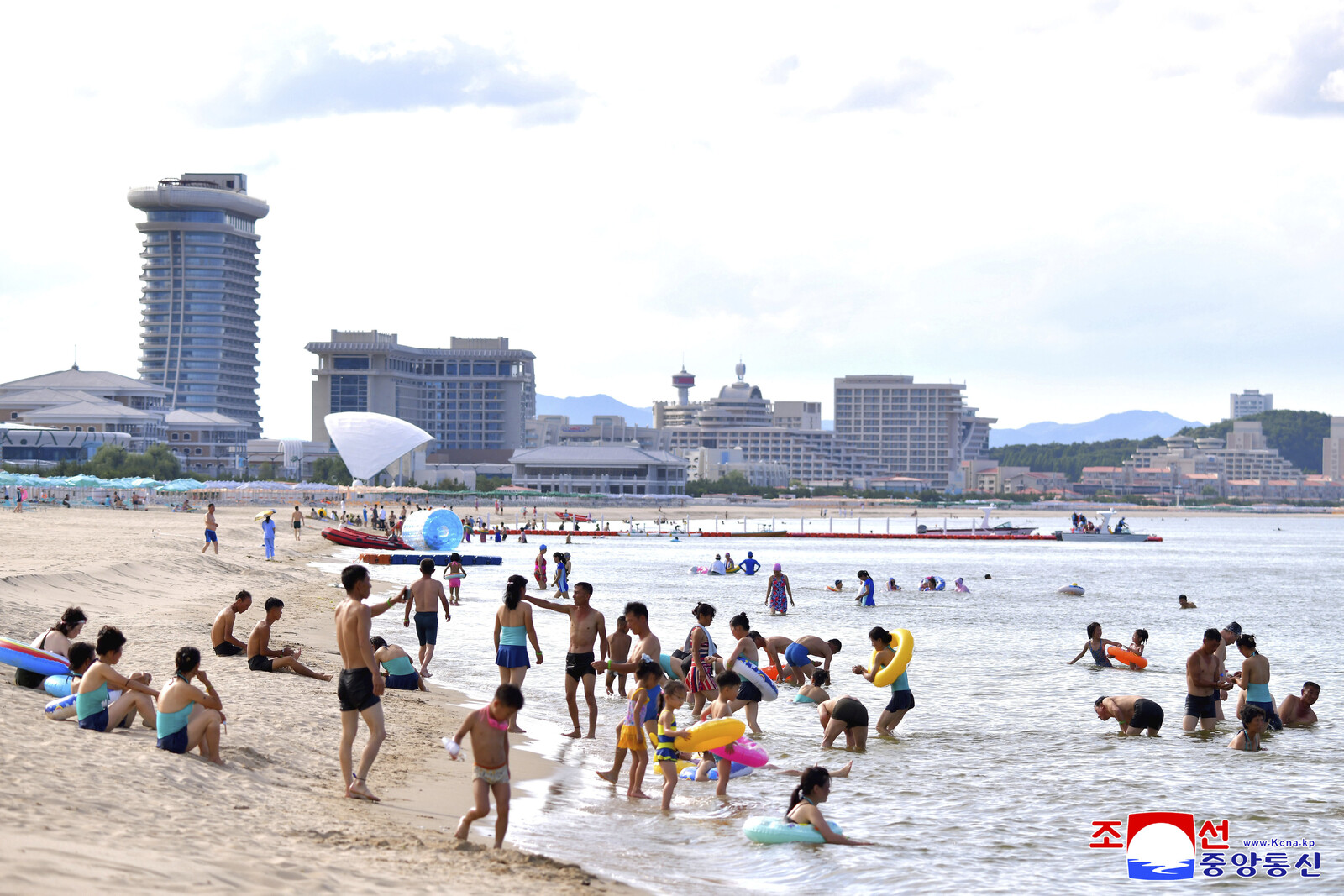 North Korea Opens Wonsan-Kalma Beach