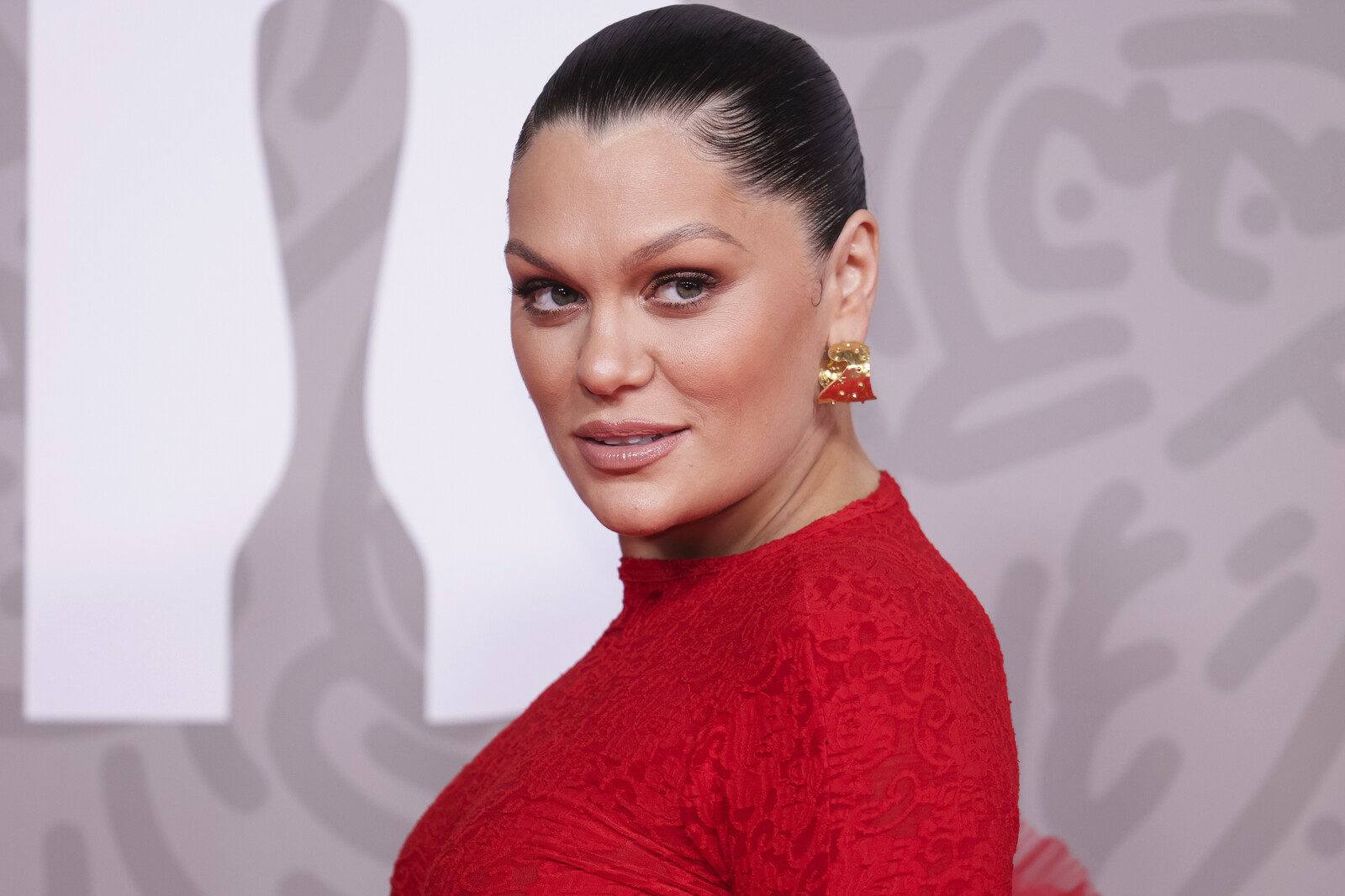 Jessie J Postpones European Tour