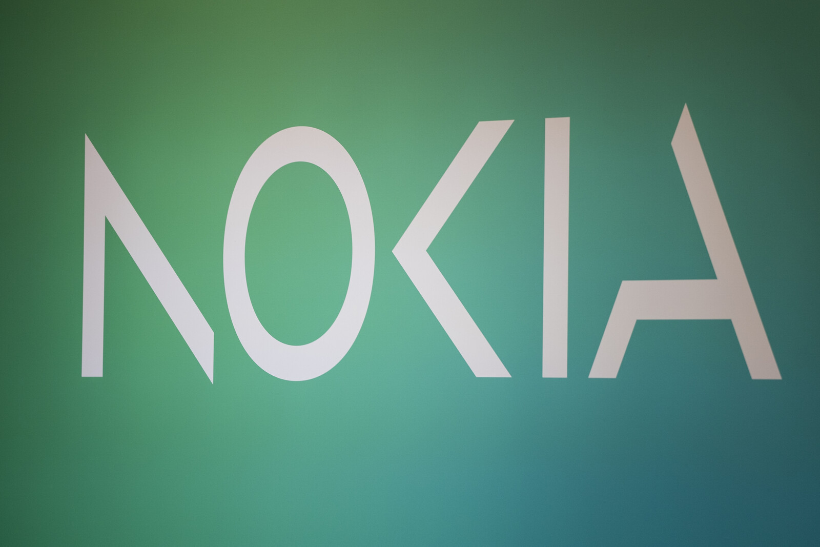 Nokia Shares Drop After Profit Warning and Forecast Cut