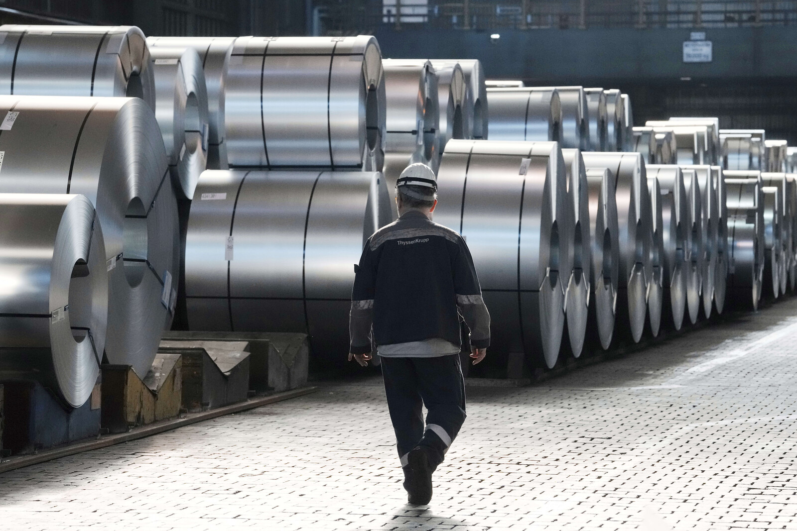 ECB Warns China Could Threaten Eurozone Jobs