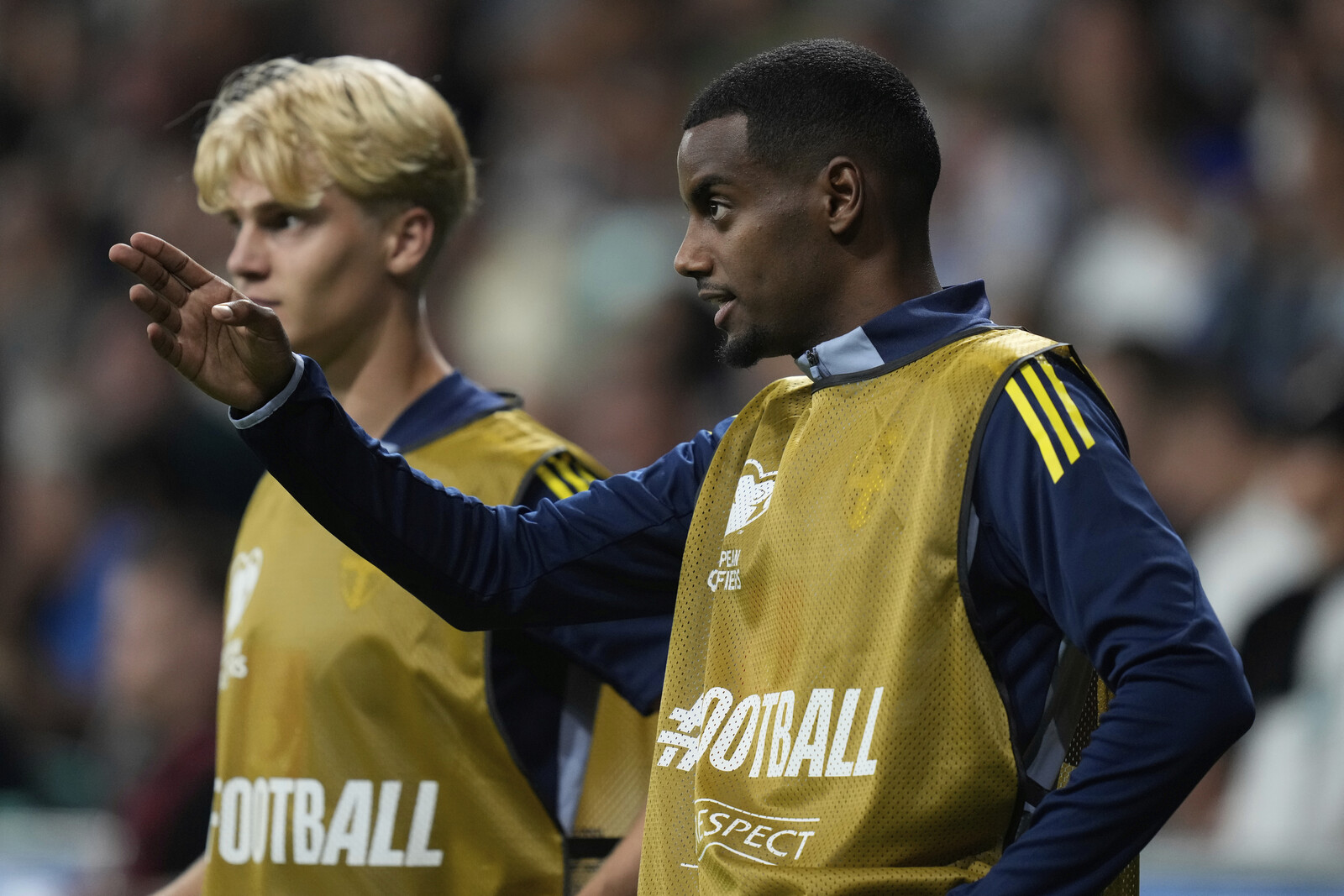 No Playing Time for Isak in World Cup Qualifier Due to High Risk