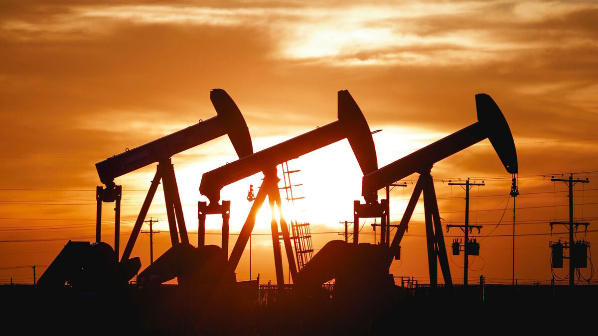 US Strategic Petroleum Reserve falls to 43-year low below 300 million barrels
