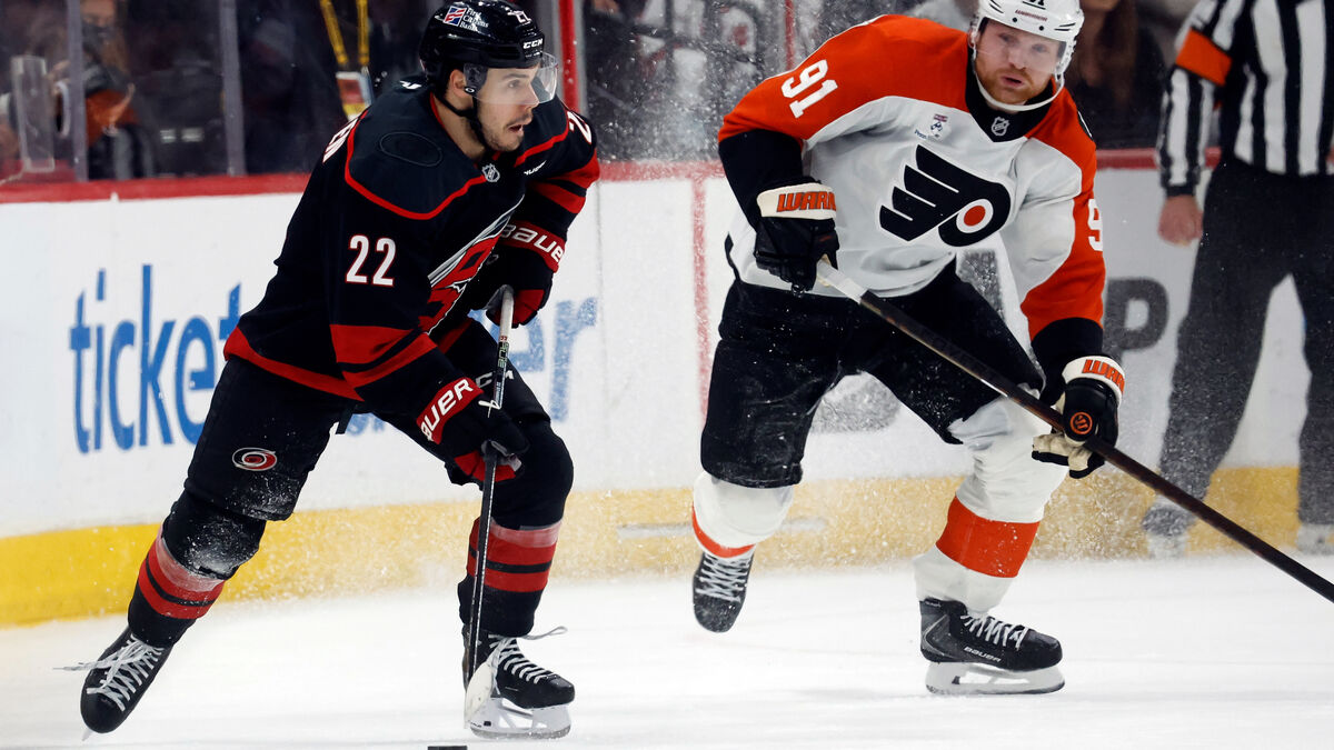 Carolina took 3-2 overtime win over Philadelphia, leads Stanley Cup quarterfinal series 2-0
