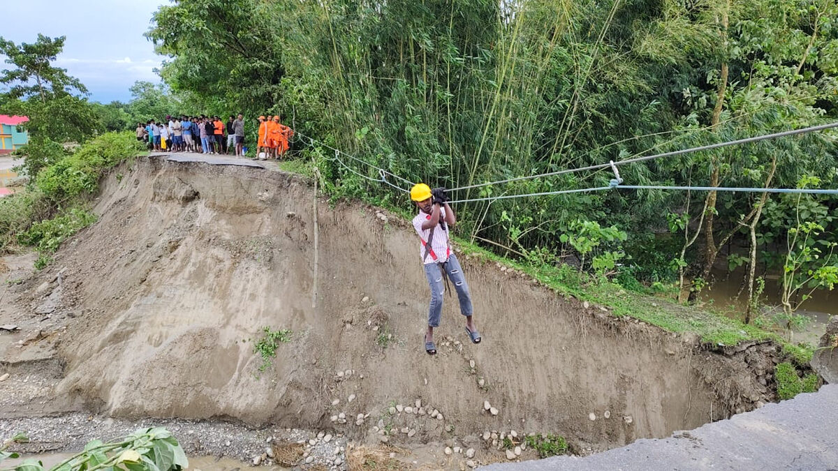 Extreme Weather Devastates Indian Darjeeling