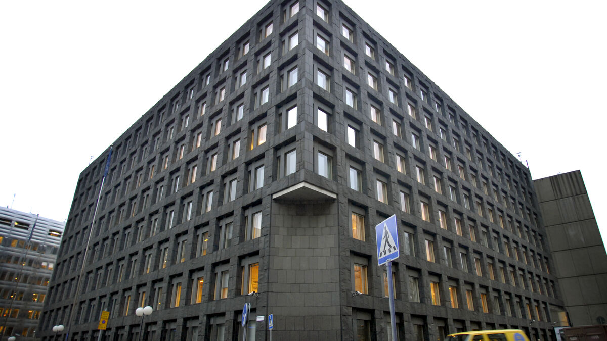 Riksbank examiner: Some weaknesses in monetary policy, calls for exchange rate investigation