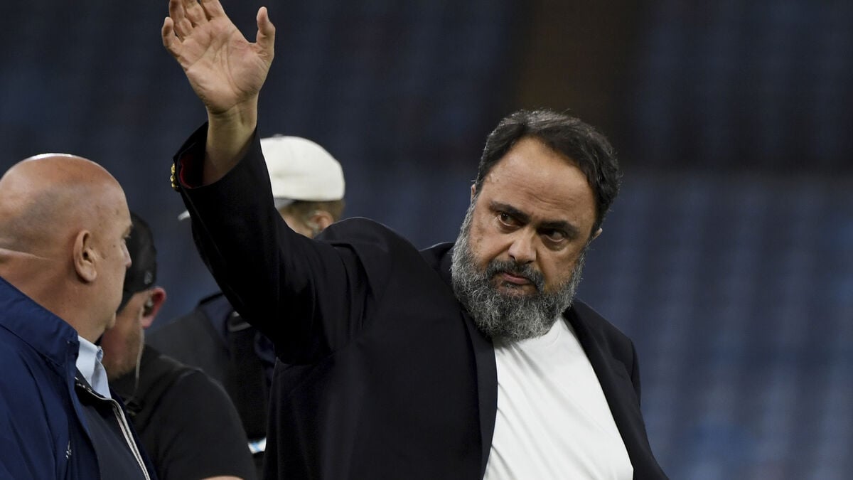 Nottingham Forest owner Marinakis sues Crystal Palace over gun banner