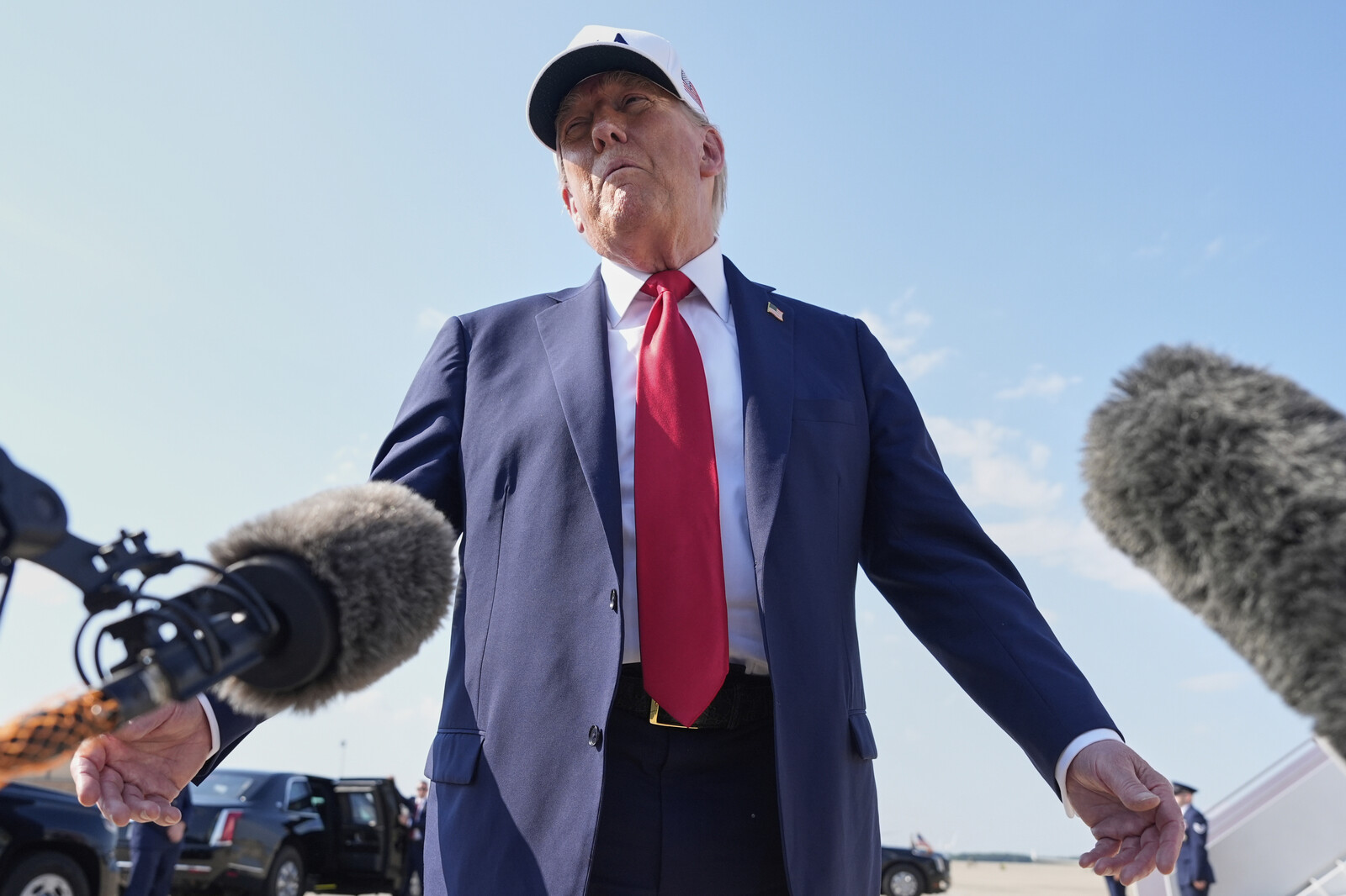 Trump Criticizes US Arms Support