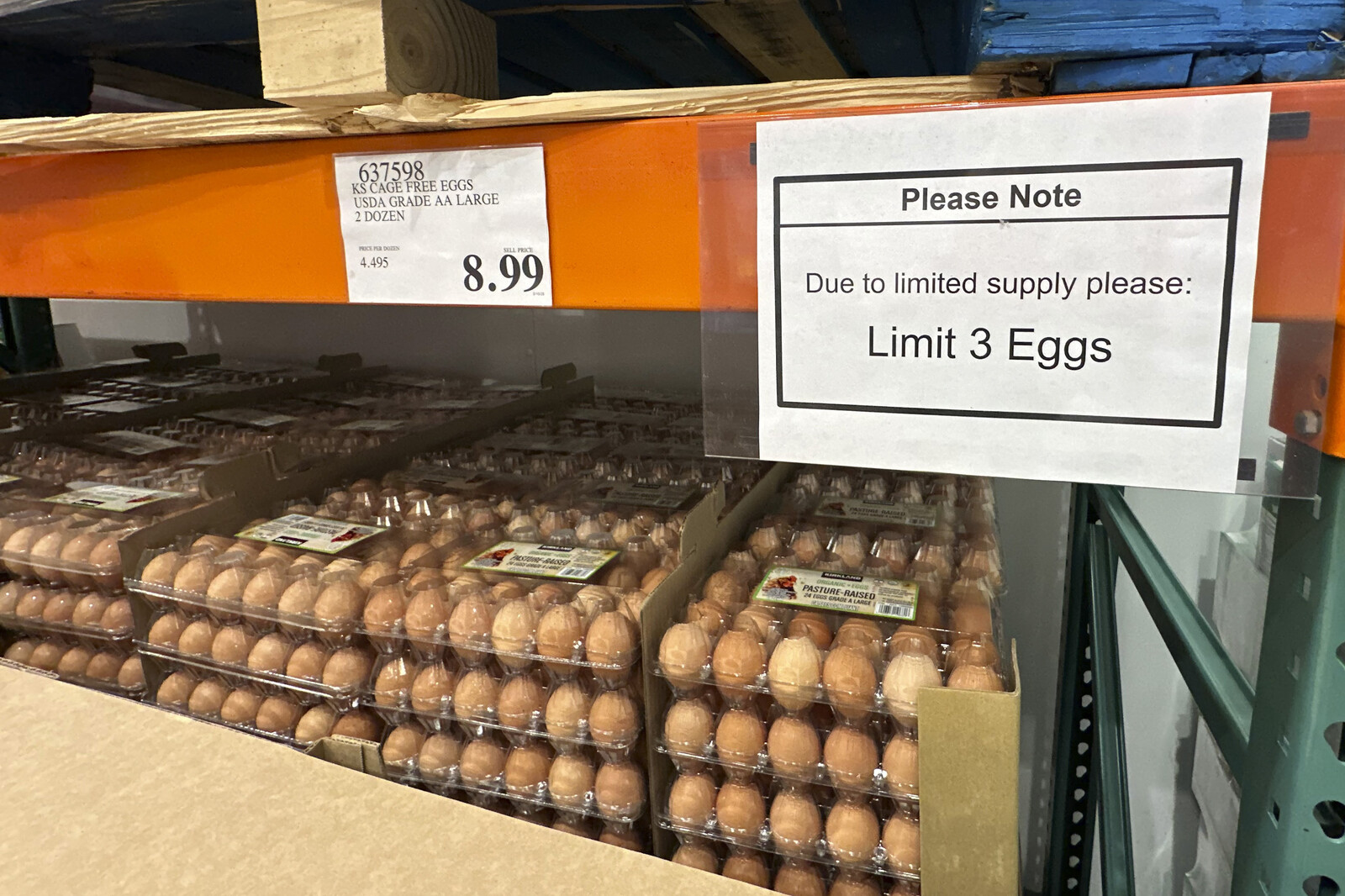 There is an egg crisis in the USA and now the authorities are asking Swedish and Danish producers if they can export eggs across the Atlantic. America