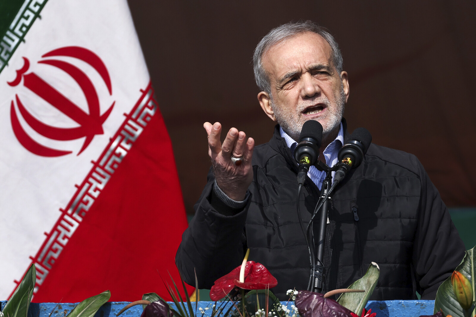 Trump Warns of Strikes if Iran Rejects Peace Deal Proposal
