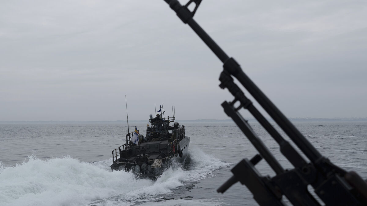 Ukraine: Russian submarine knocked out