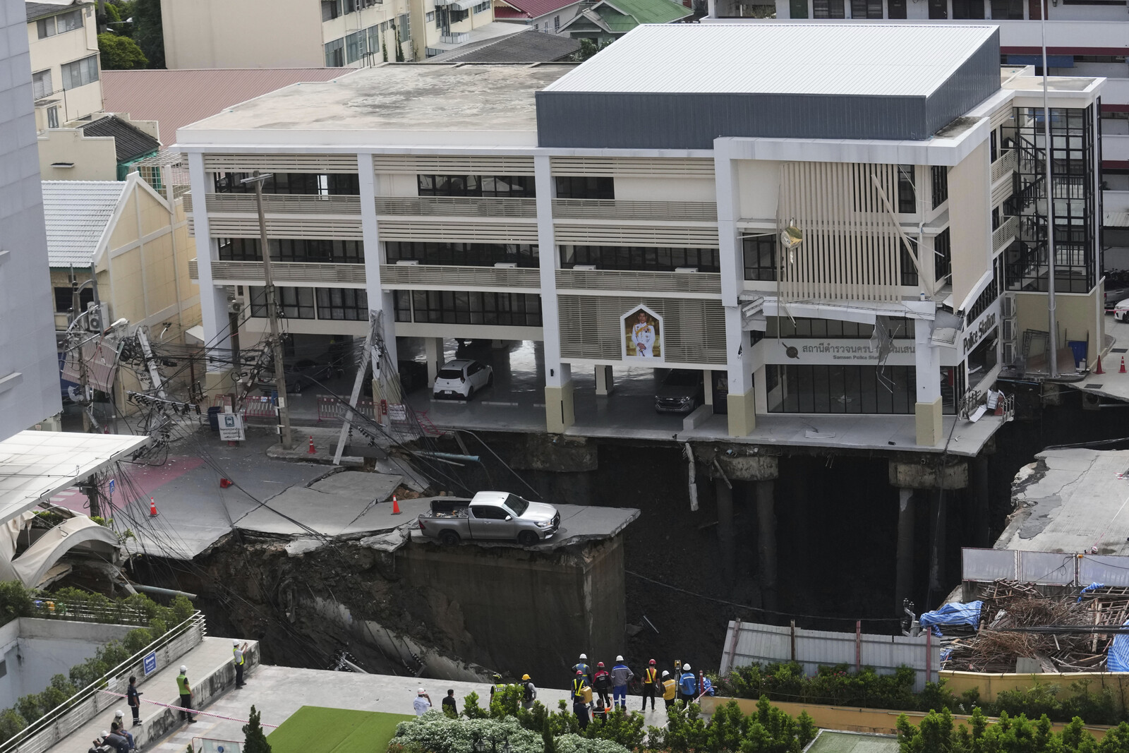 Large Sinkhole Disrupts Traffic and