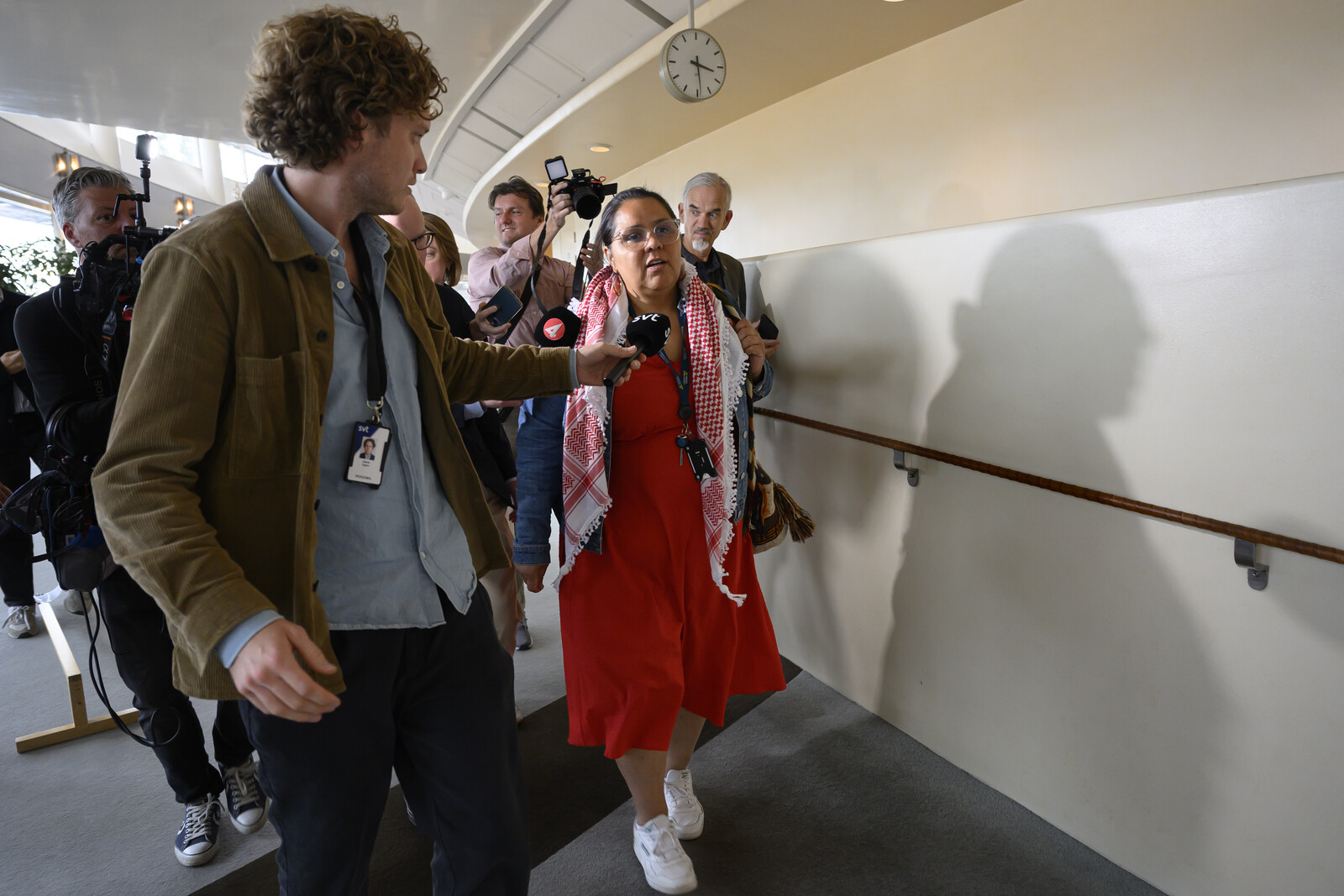 Left Party Faces Criticism Over Expulsion of Delgado Varas and Riazat