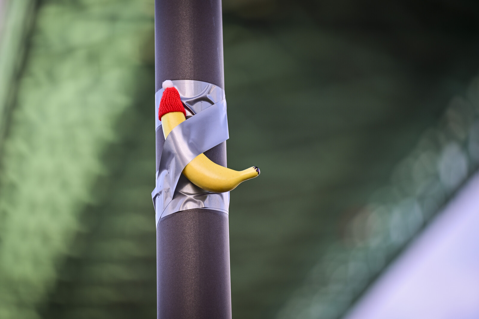 Bananas in Top Hats Raise Questions in Gothenburg