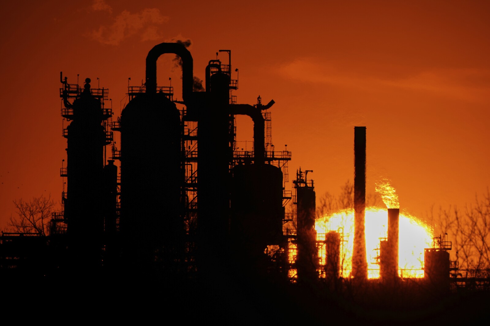 Oil Prices Surge Amid Tensions Following Israel's Attack on Iran