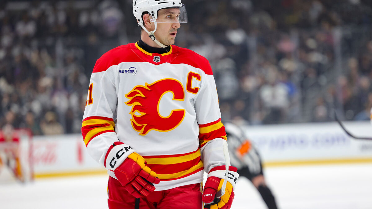 Mikael Backlund dropped from the Olympics, will not play in World Cup this year