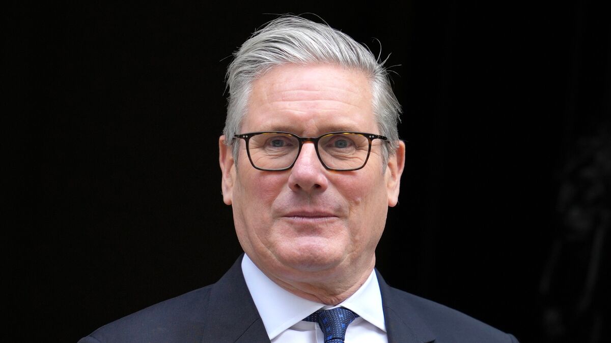 UK to ban social media for people under 16