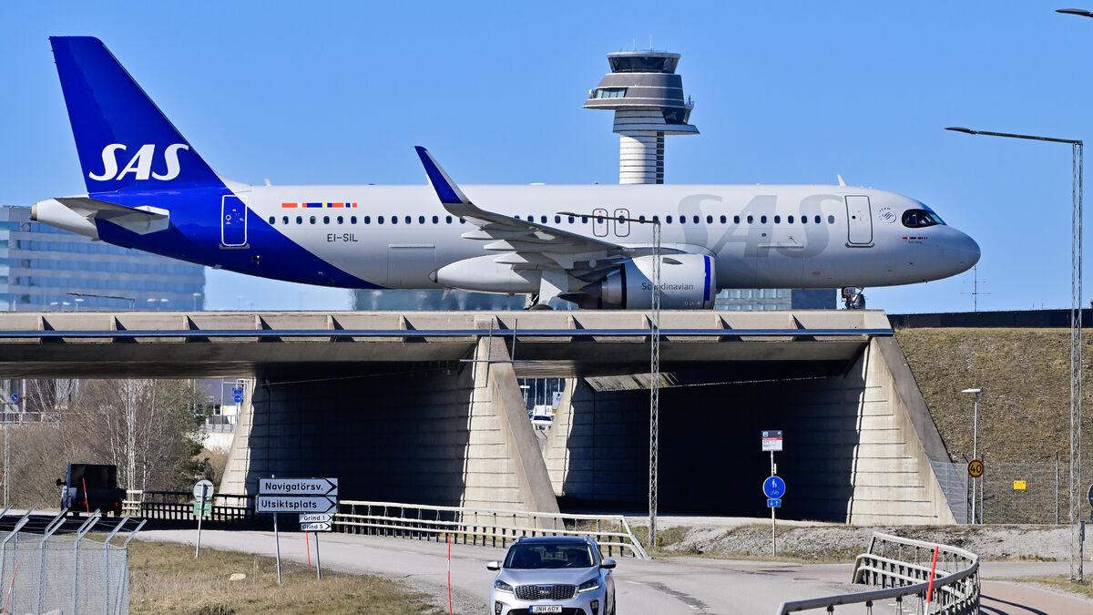 Two million airline seats lost after the oil shock