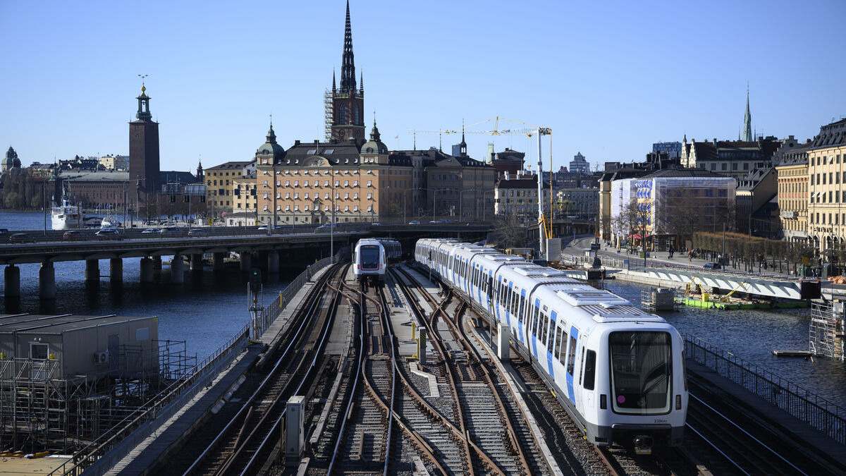 Stockholm sets record for 30-day transit pass sales after price cut