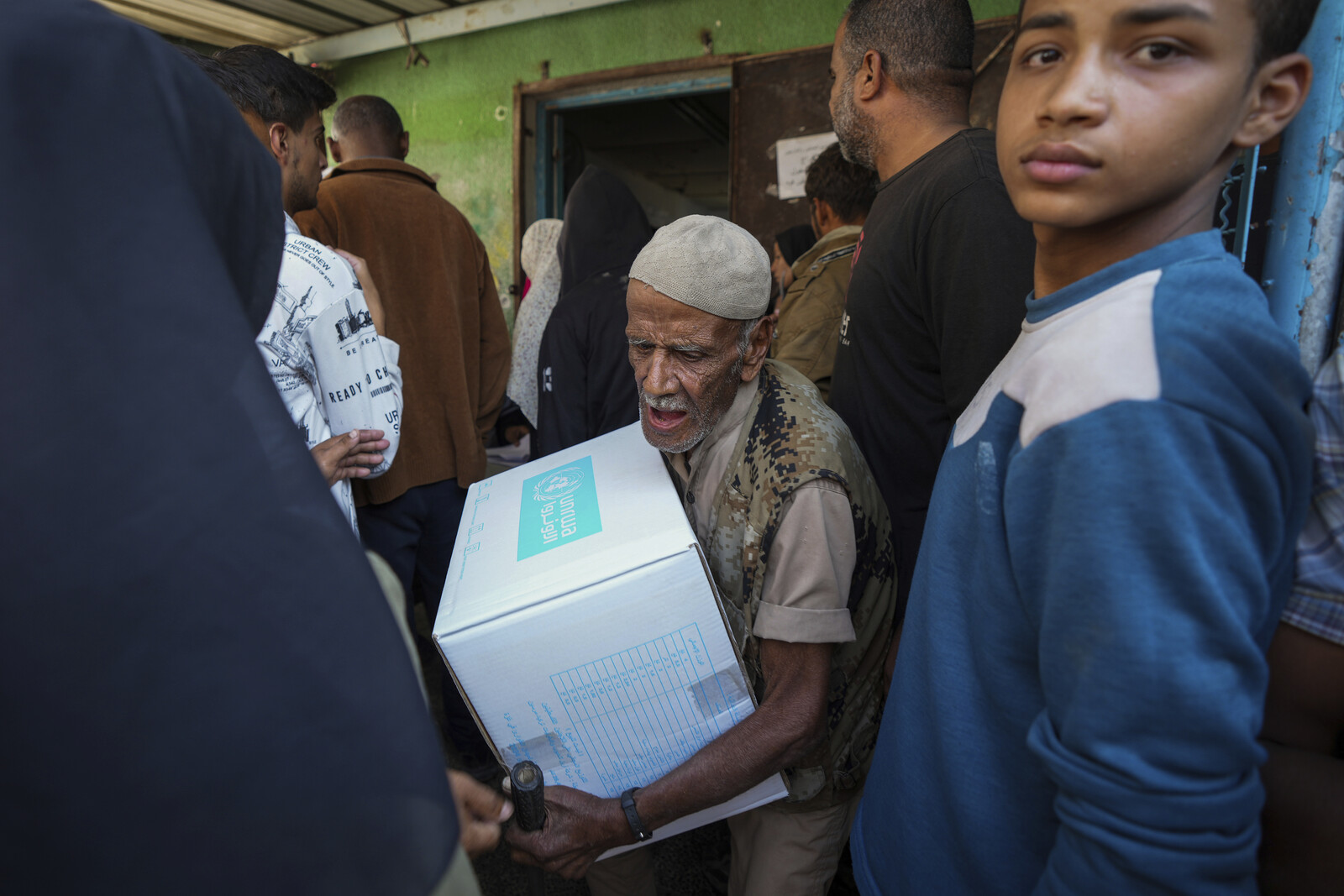 Hamas kills looters