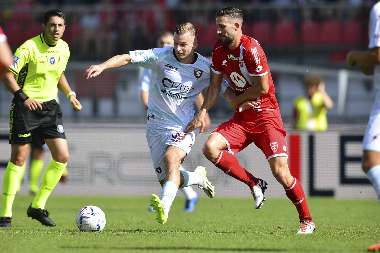Salernitana Players Hospitalized for Food Poisoning After Sampdoria Match