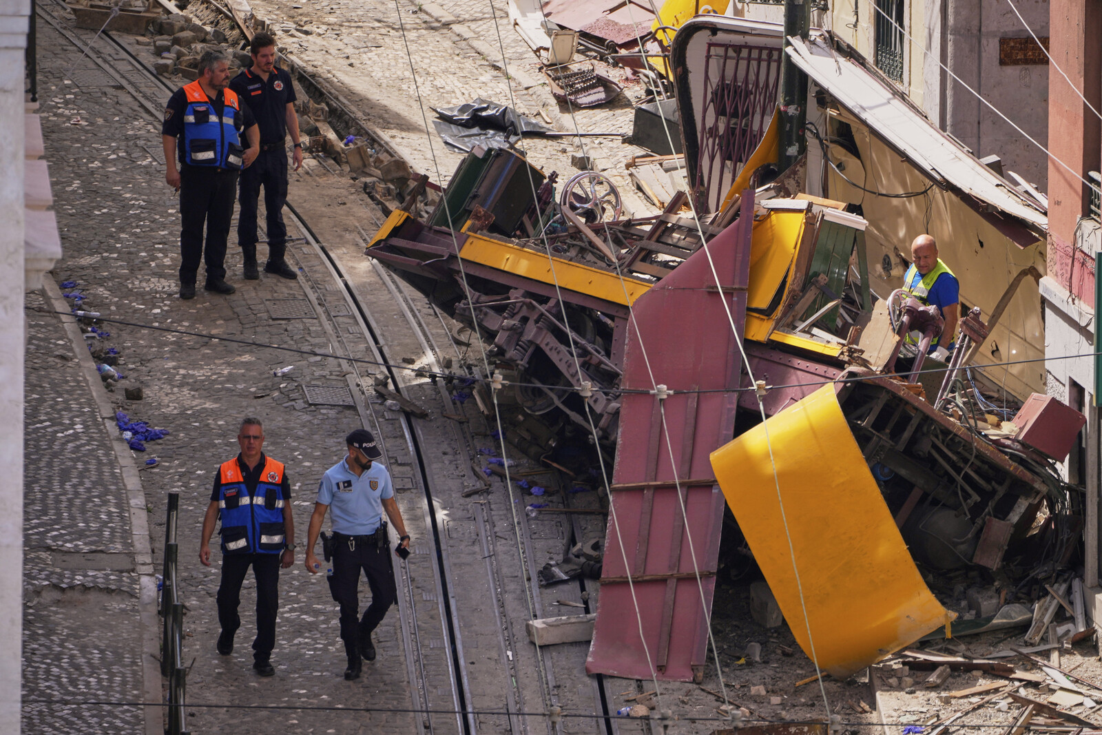Loose Cable Caused Fatal Lisbon Funicular Crash, Investigators Say