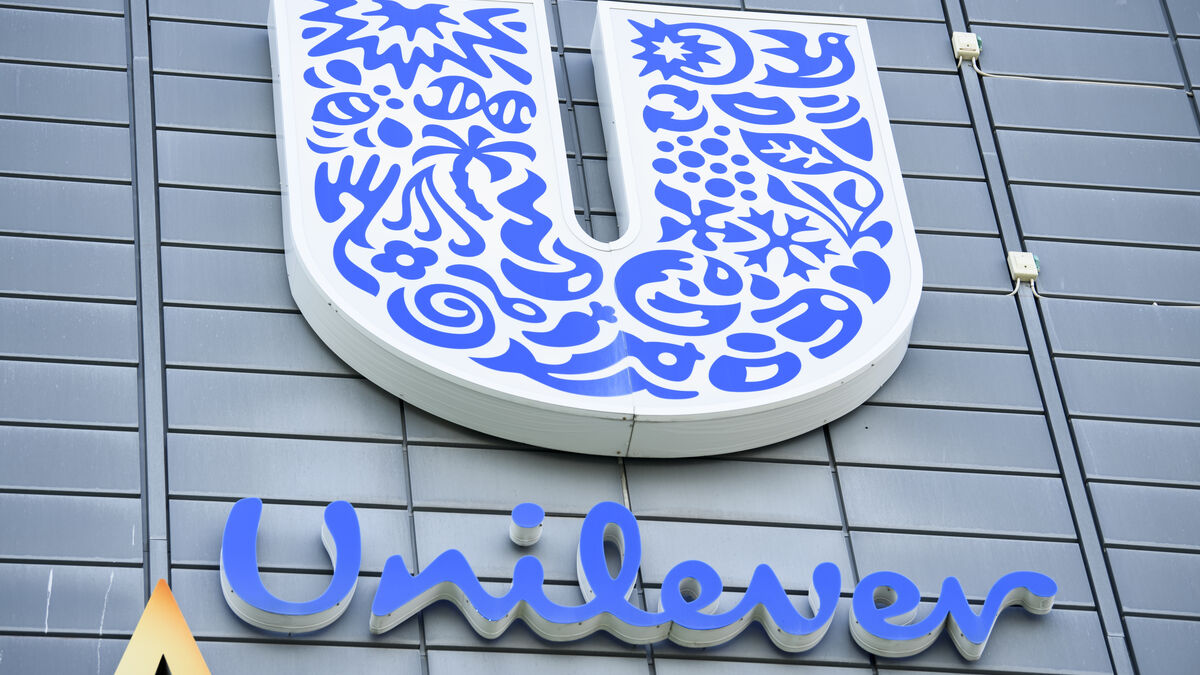 Unilever sells food division, invests in beauty