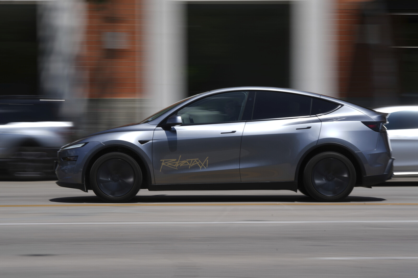Tesla Shares Rise After Launch of Driverless Taxi in Austin