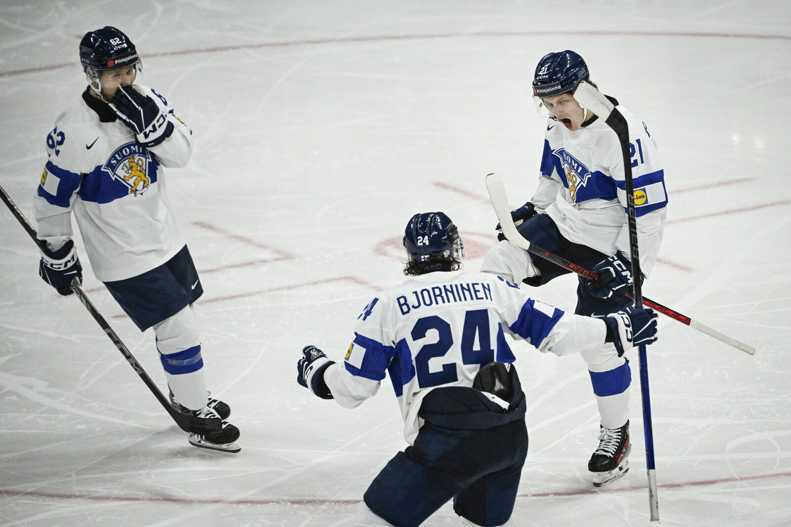 Finland Defeats Canada in Shootout, Boosting Sweden's Group Lead