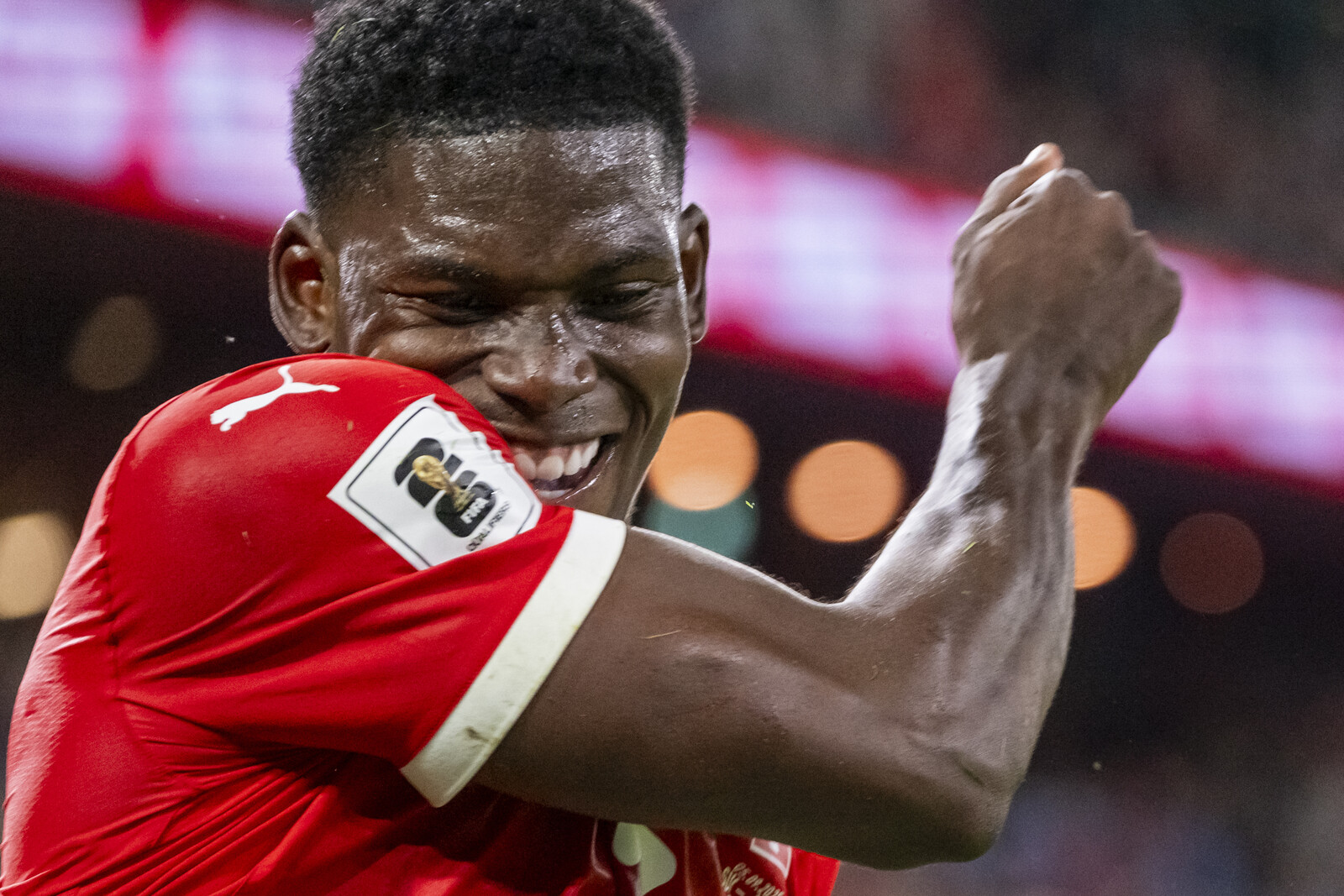 Switzerland Leads Sweden's Group After Dominant Wins