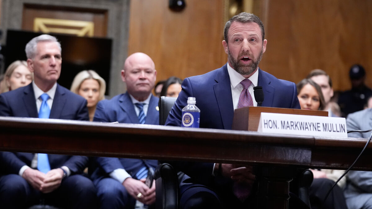 Martial arts senator Markwayne Mullin gets responsibility for ICE after Senate approval