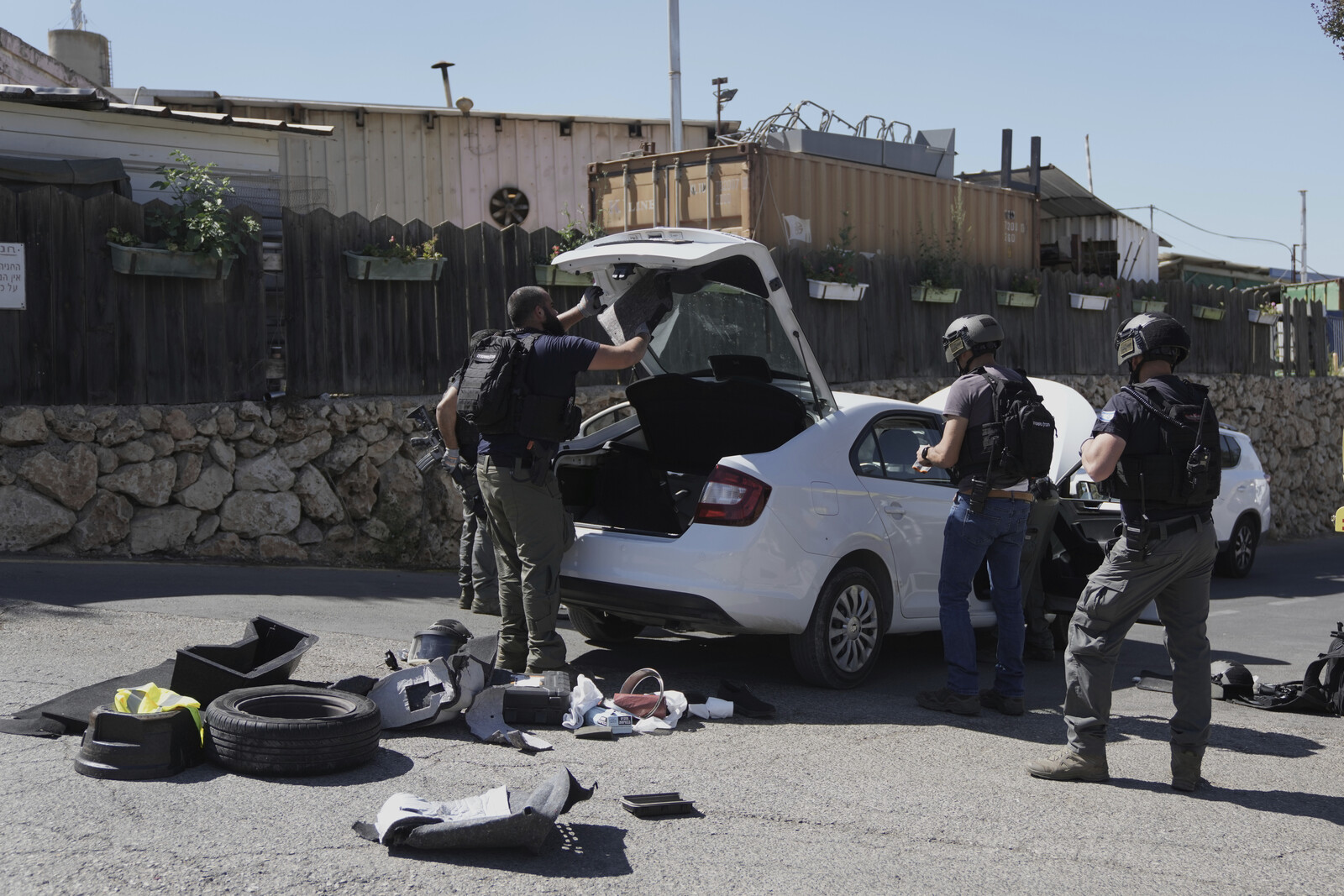 Two Injured in Knife Attack