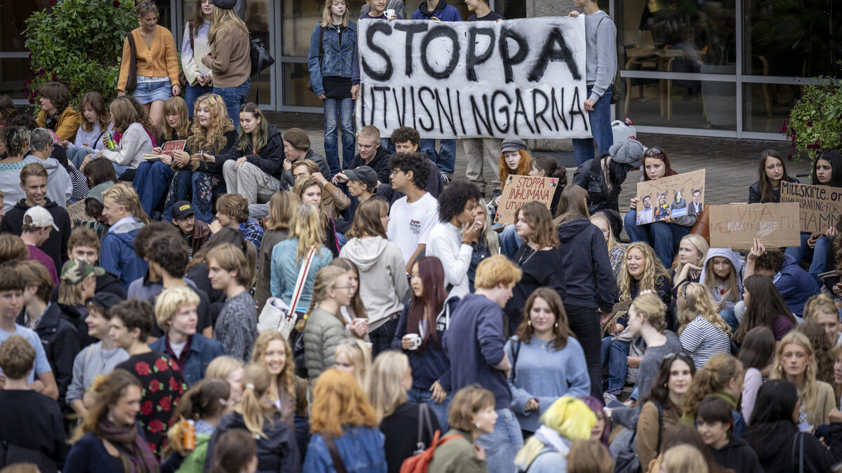 Malmö students protest deportation of Netflix star and school janitor Mohammed Nour Oklah