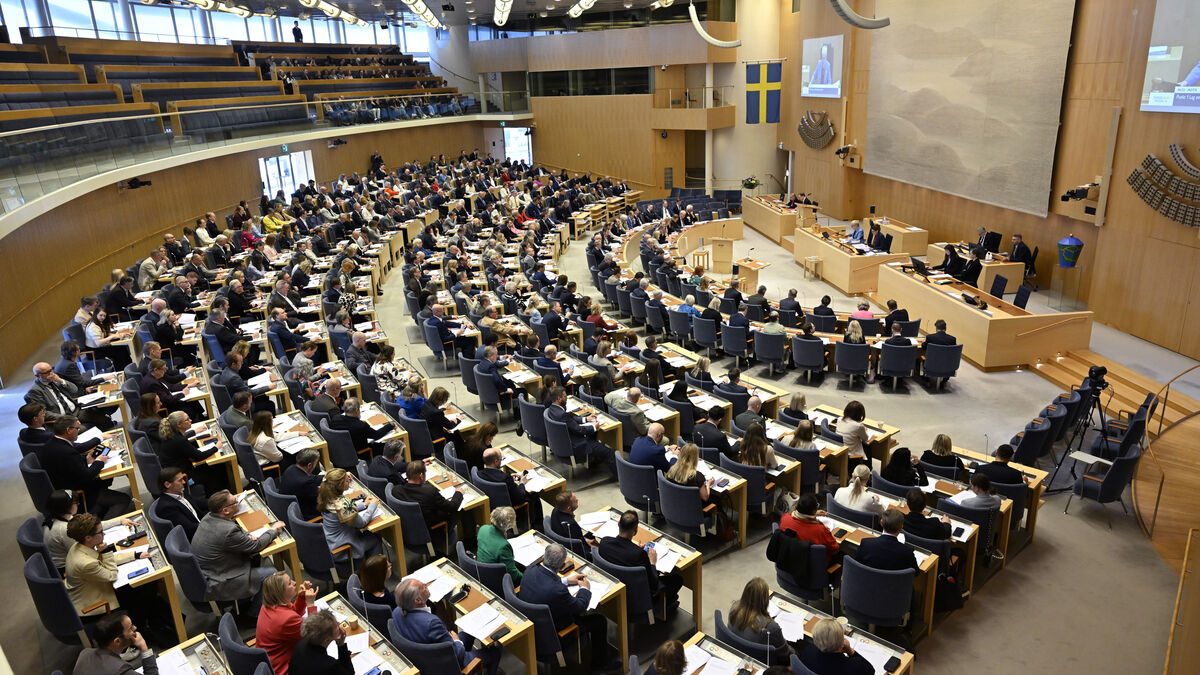 Government wins vote after set-off chaos