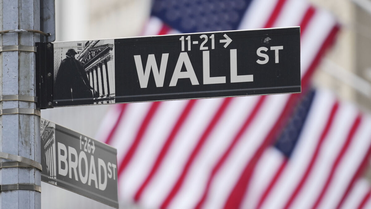 Wall Street turned up, Nasdaq