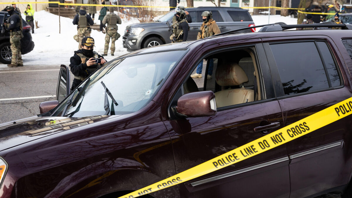 Minneapolis mayor criticizes ICE shooting
