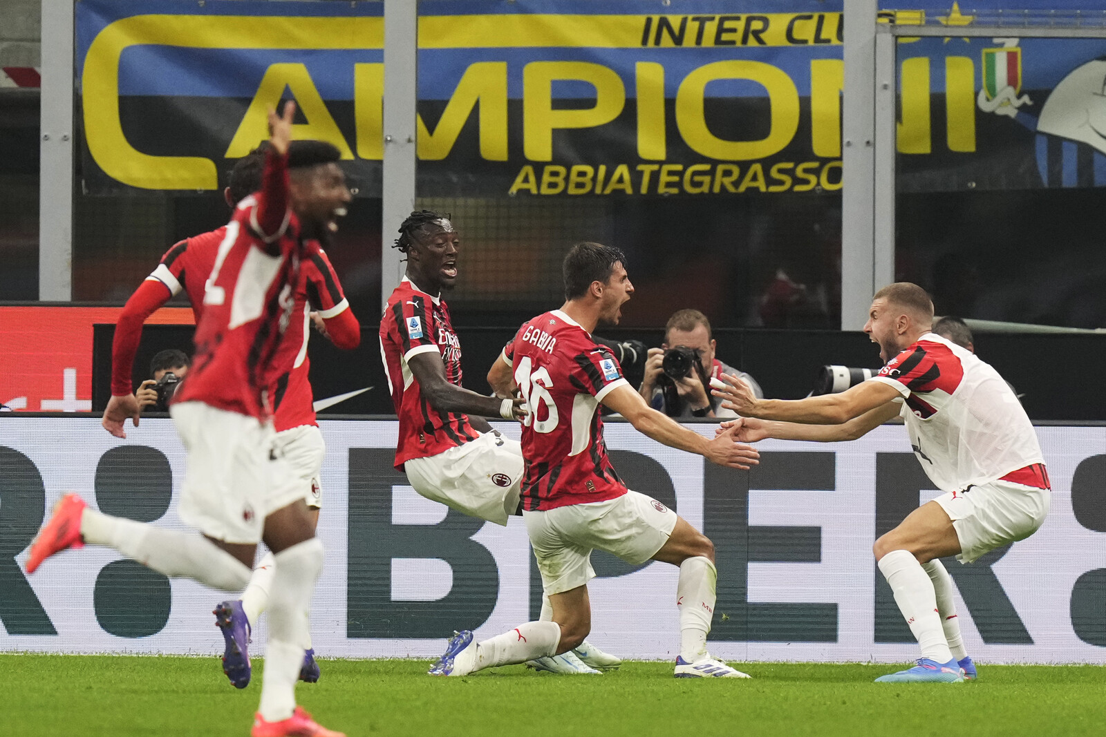 Gabbia saved Milan - decided late against Inter