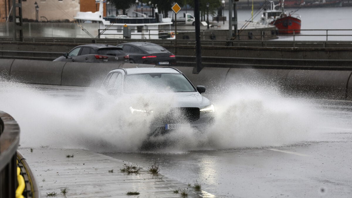 SMHI issues yellow warning for heavy rain in central Sweden