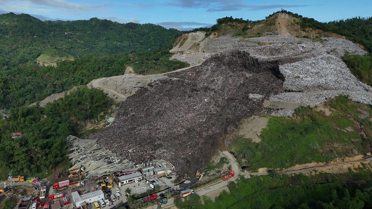 Landfill collapses in Cebu, Philippines