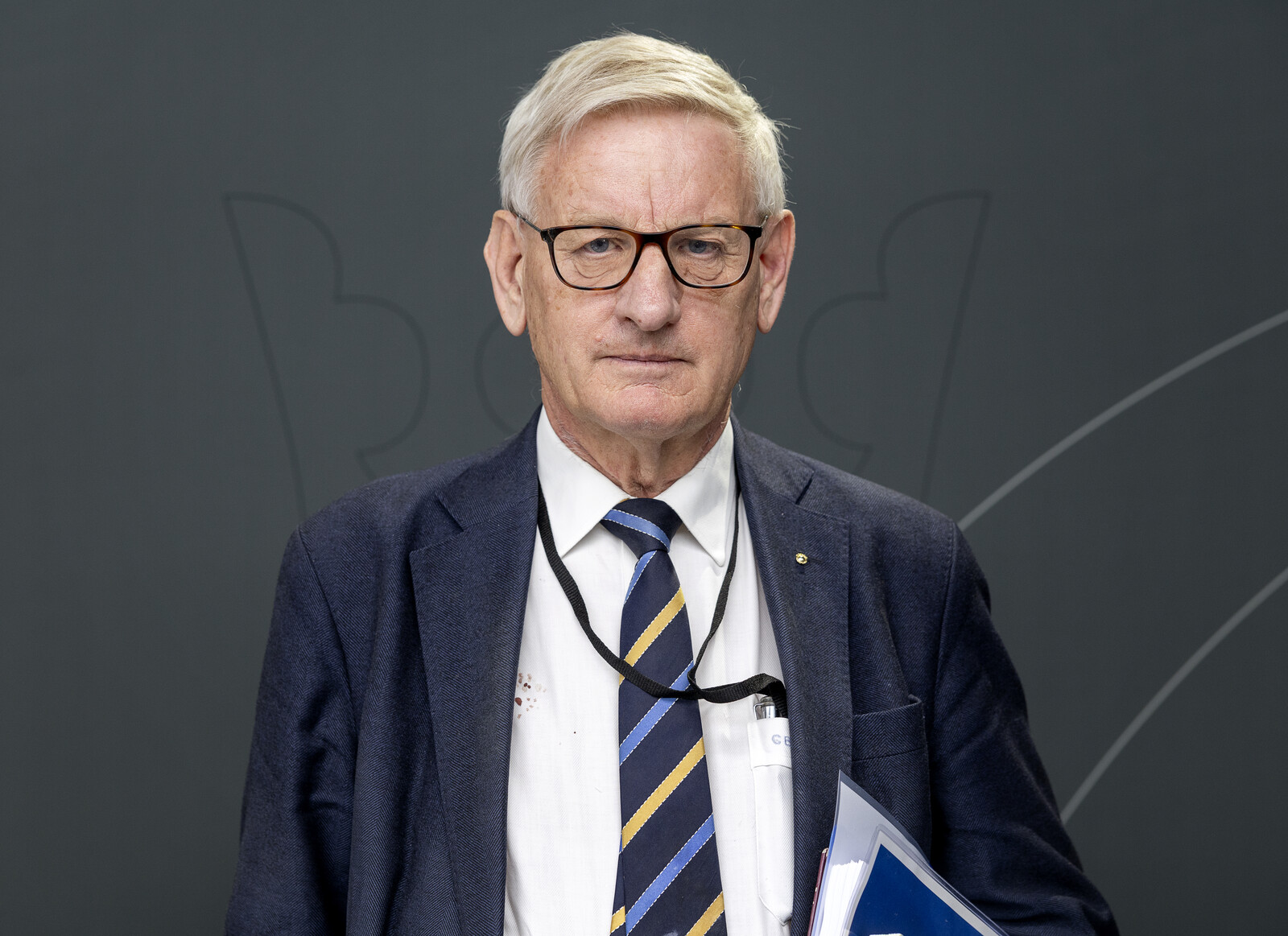 Carl Bildt Joins Church Election in Support Role