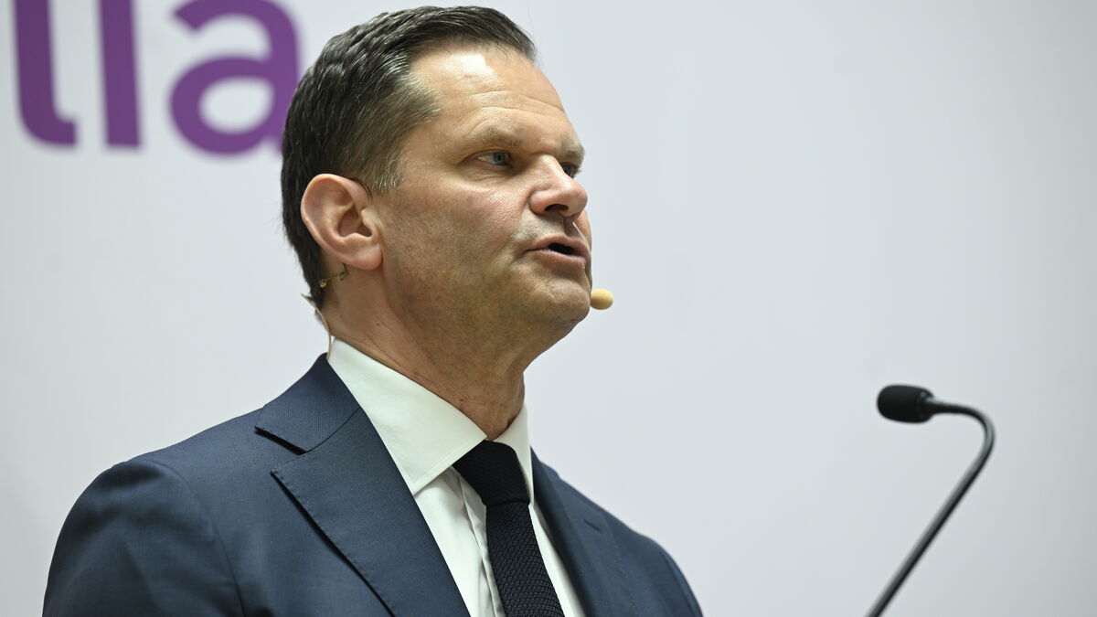 Telia reports operating loss of SEK 500 million in fourth quarter