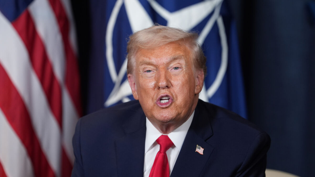 Trump praises British soldiers after