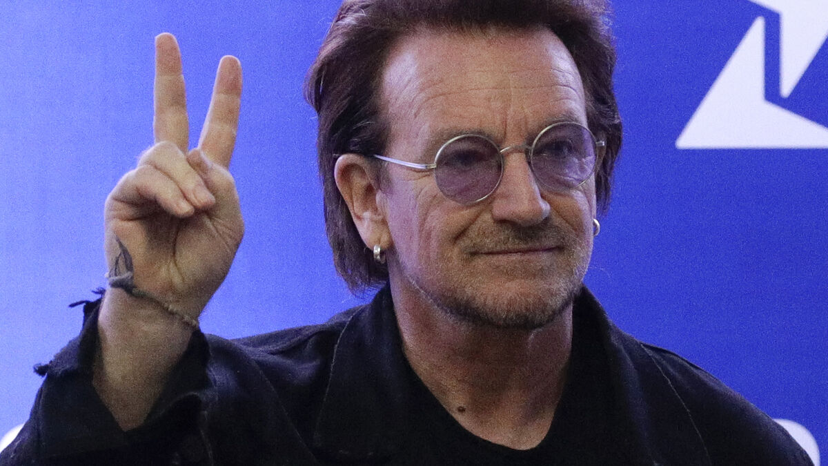 EU medal for rock band U2 and basketball star Giannis Antetokounmpo