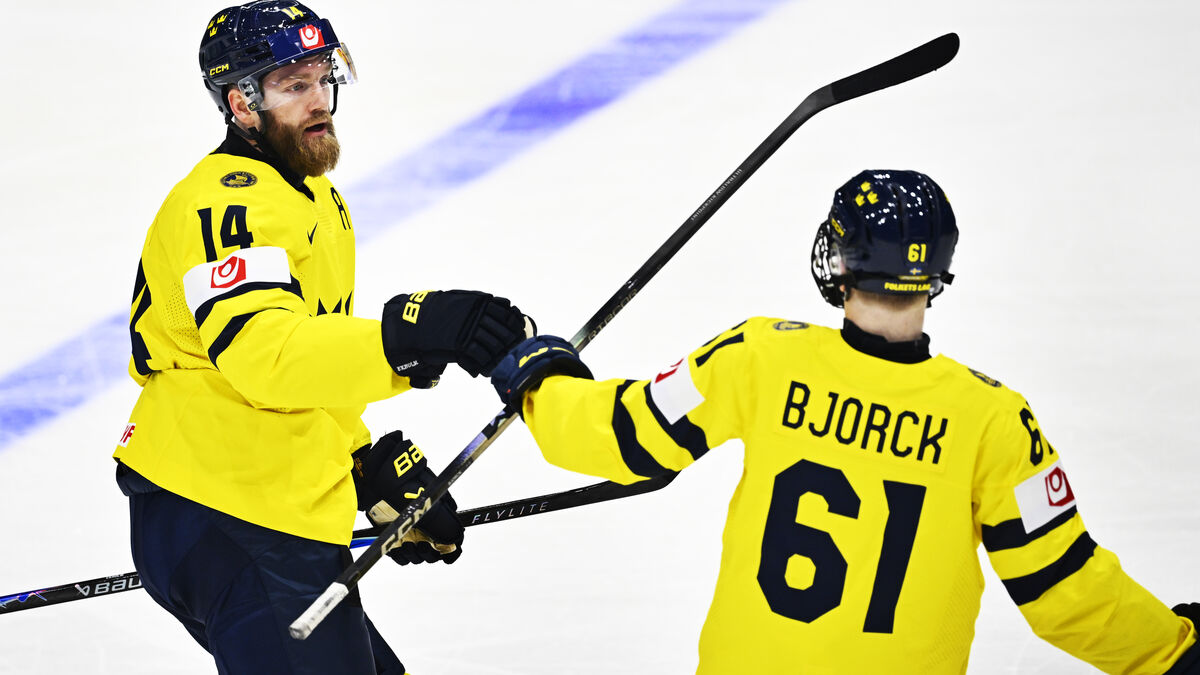 Supertalent Viggo Björck scored as Tre Kronor beat Denmark 6–2