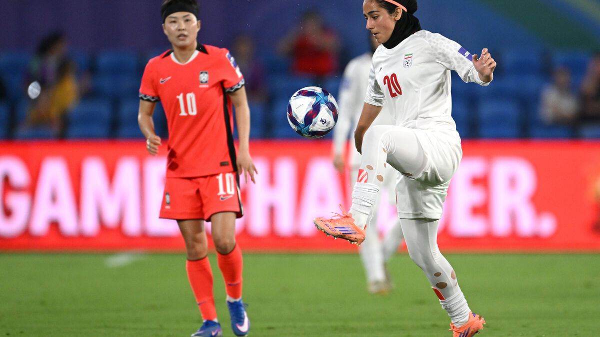 Iranian striker Sara Didar held