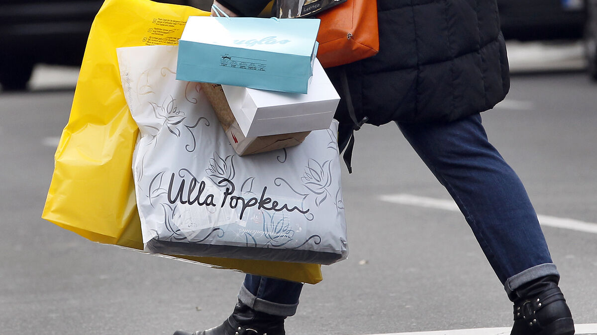 Eurozone retail sales down 0.4% in April, Eurostat says