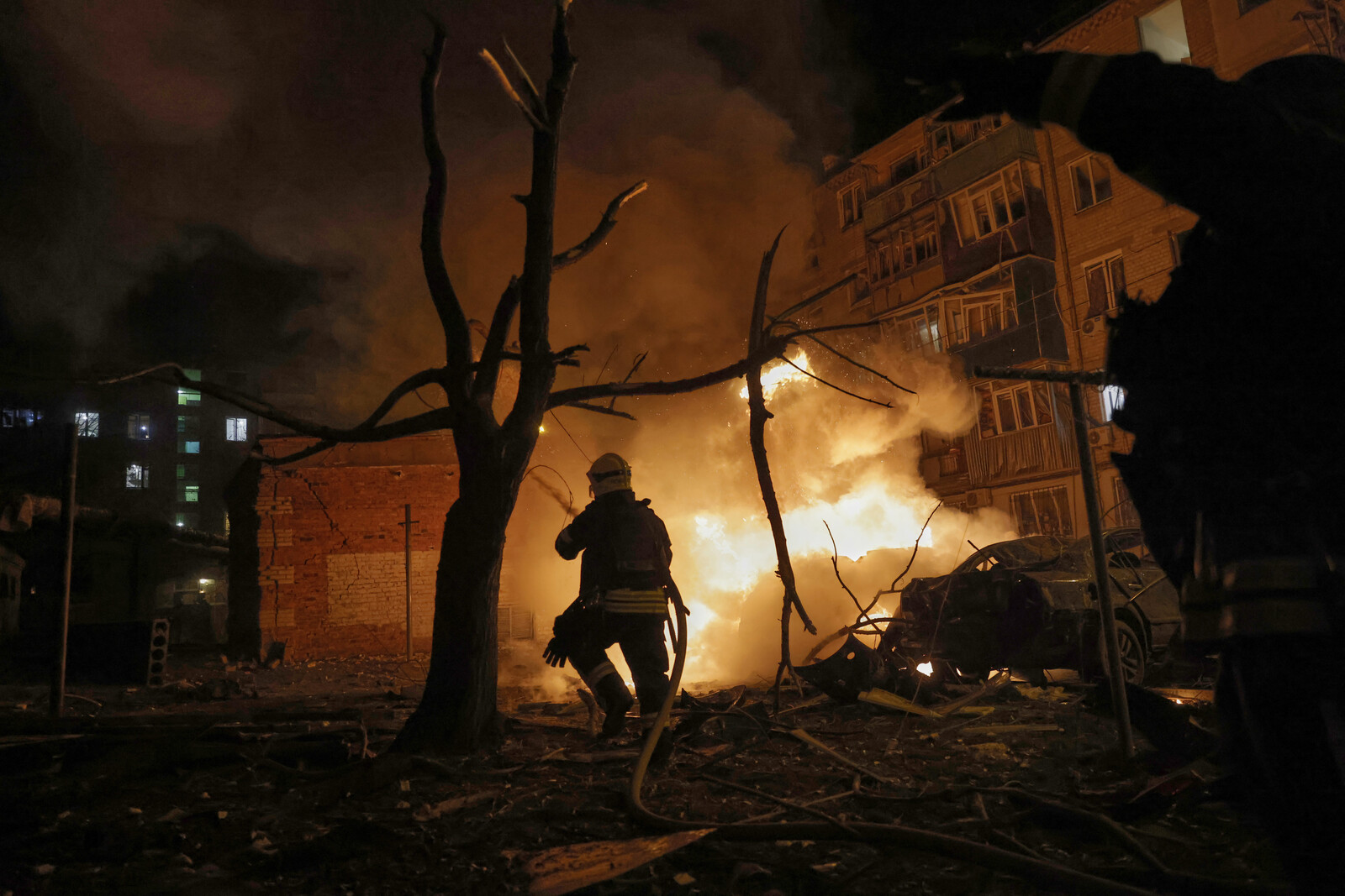 Kremlin Supports Ukraine Ceasefire, But Key Questions Persist
