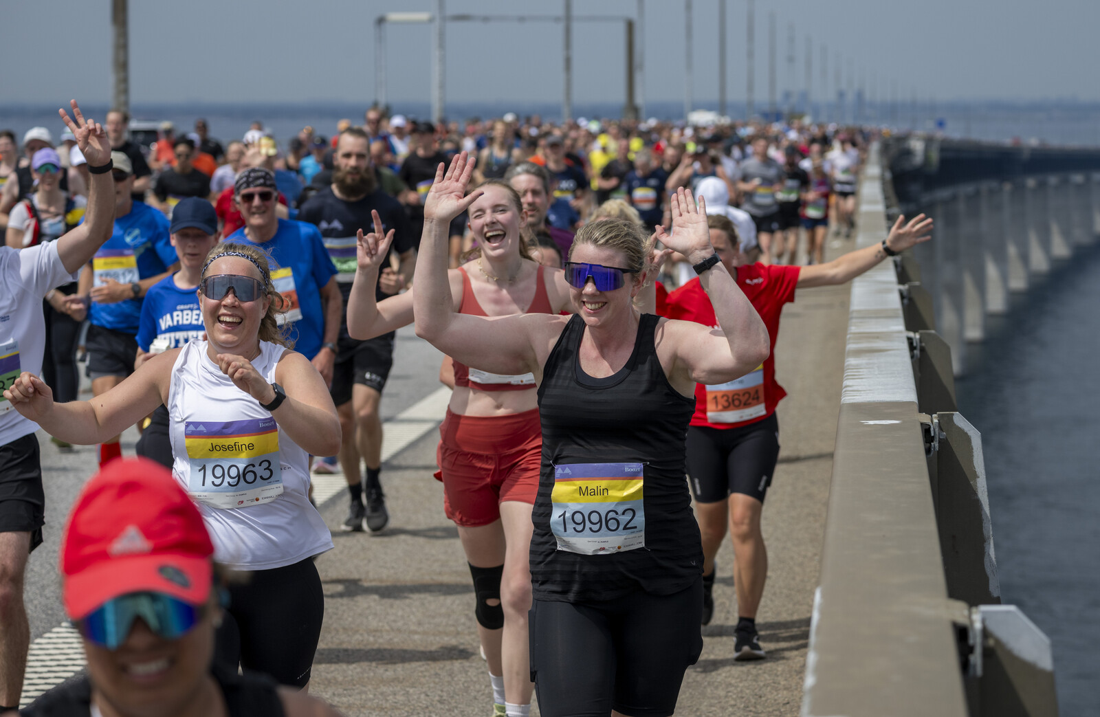 Runners Cross Öresund Bridge but Face Medal Shortage at Broloppet